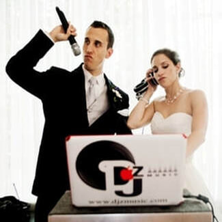 How To Choose The Right DJ For Your Wedding